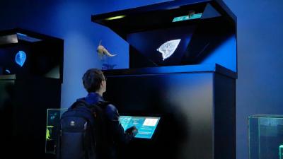 Использование голографических пирамид в музеях мира