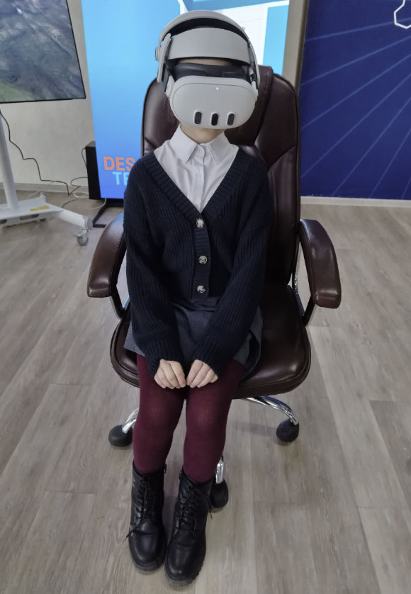 человек в vr очках виртуальная реальность